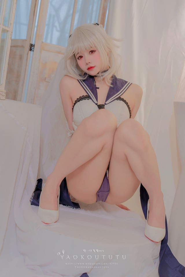 咬一口兔娘(yiko湿润兔) NO.097 九月T3专属特典『梳妆的大小姐-可畏』[57P 925MB]